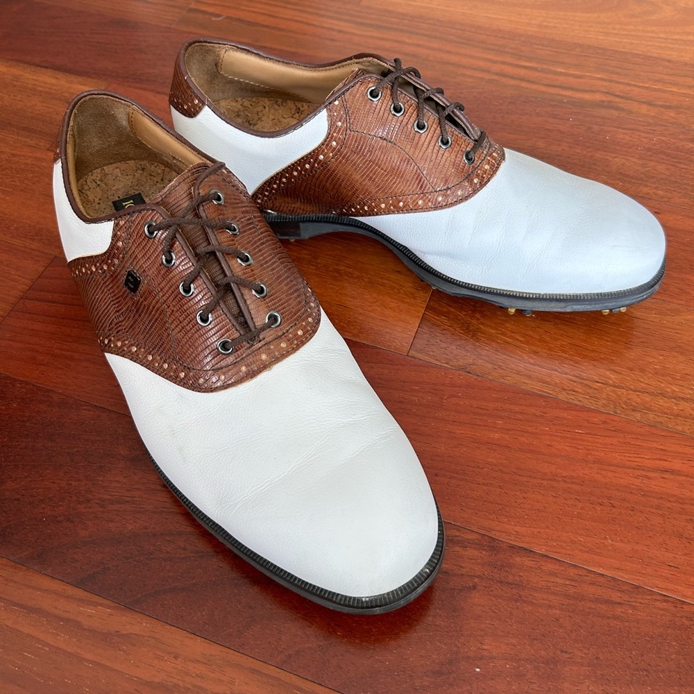 FootJoy Icon Black golf shoe- size 10(runs large)